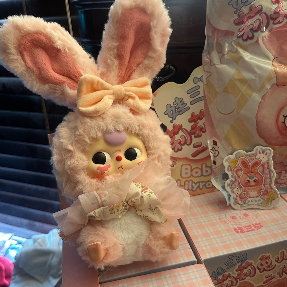 Pink bunny from BB3 Lily Rabbit Town V2 Series w/movable boba Eyes unboxed!